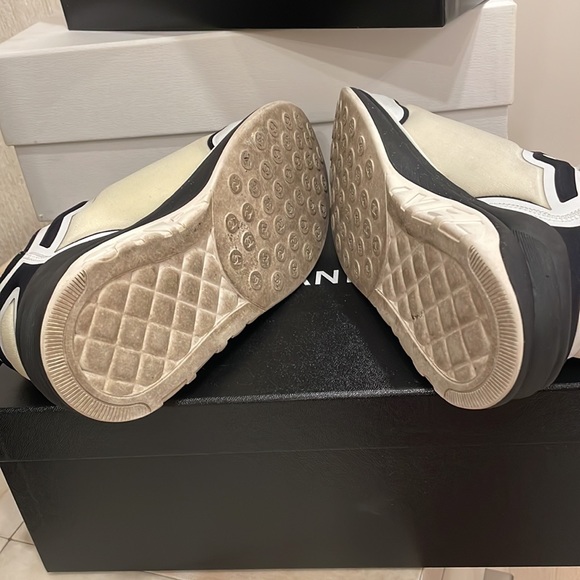 CHANEL WHITE AND BLACK SNEAKERS - Picture 7 of 8